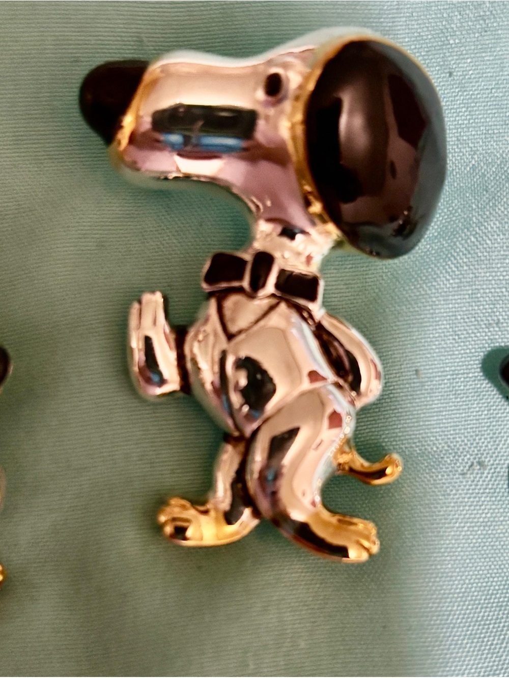 New vintage Peanuts Snoopy tuxedo brooch and Earrings Set with silver & gold to